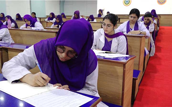 রামেবি’র ২৪টি মেডিকেল কলেজে এমবিবিএস চুড়ান্ত পেশাগত পরীক্ষা শুরু